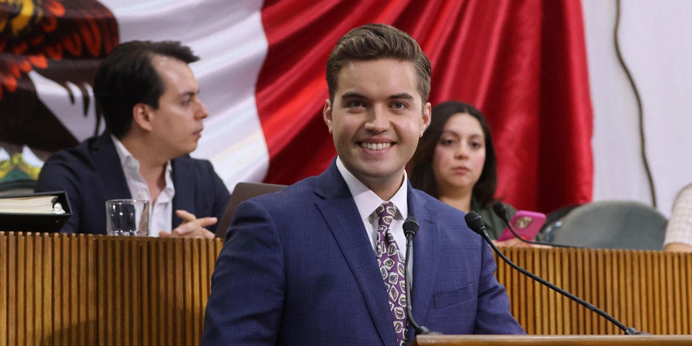 Jesús Elizondo presenta informe de actividades del primer año legislativo